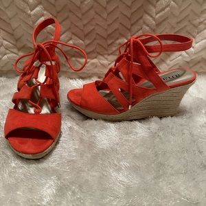 Boho style Ana size 9 Coral 4 inch Wedges.